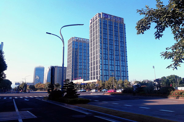 樓宇智能化專業(yè)化、系統(tǒng)化、節(jié)能化特點！(圖1)